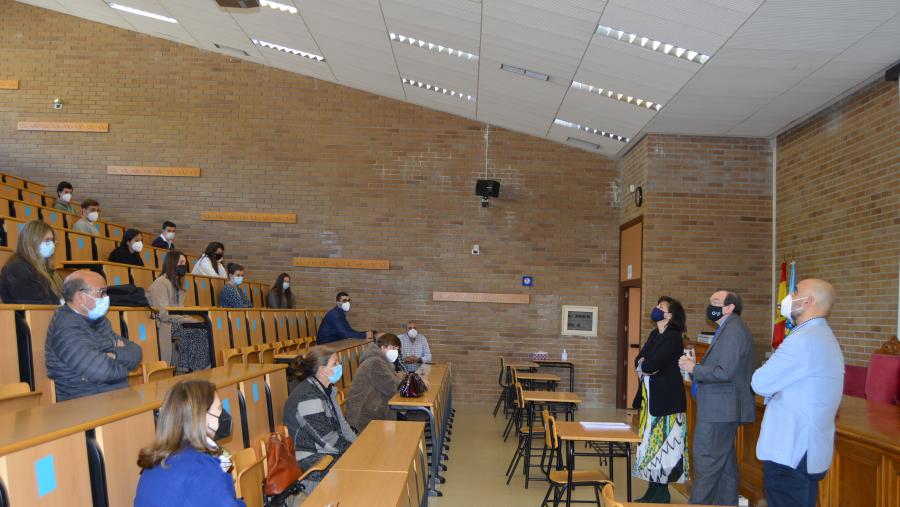 Díez de Castro, entre Valcárcel e Bande, na Facultade de ADE Díez de Castro, entre Valcárcel e Bande, na Facultade de ADE