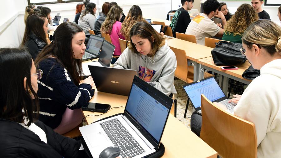 ICARUS está dirixido a toda a comunidade universitaria dos campus de Santiago de Compostela e Lugo e inclúe todas as áreas de coñecemento. FOTO: Santi Alvite ICARUS está dirixido a toda a comunidade universitaria dos campus de Santiago de Compostela e Lugo e inclúe todas as áreas de coñecemento. FOTO: Santi Alvite