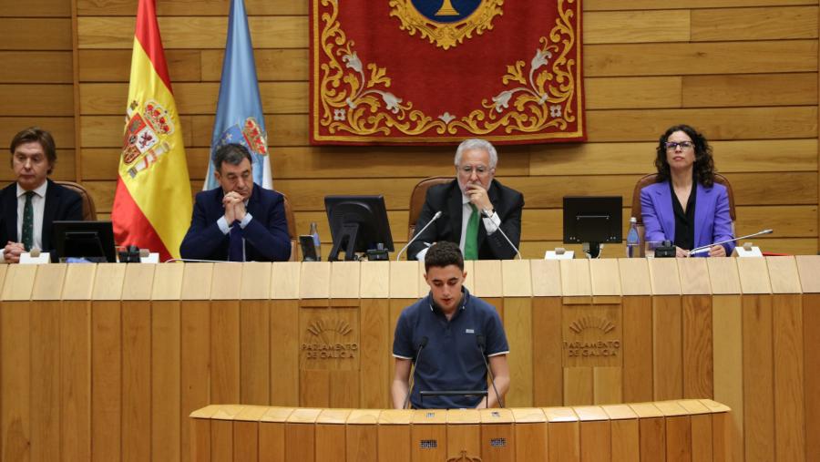 No acto do Parlamento, interveu Luis Carreira en representación do alumnado da Facultade de Ciencias da Educación No acto do Parlamento, interveu Luis Carreira en representación do alumnado da Facultade de Ciencias da Educación