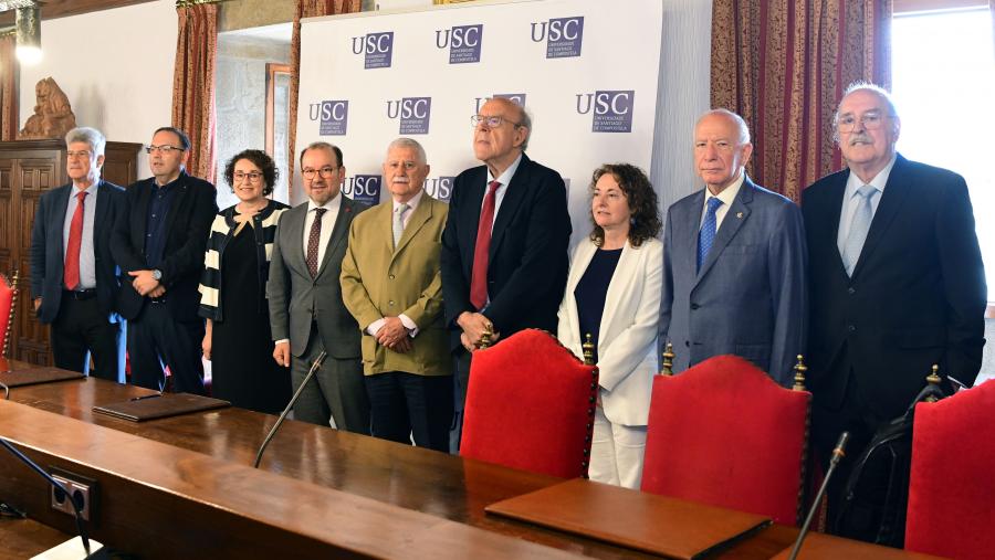 A formalización da devandita doazón efectuouse nun acto presidido polo reitor da USC, Antonio López. FOTO: Santi Alvite A formalización da devandita doazón efectuouse nun acto presidido polo reitor da USC, Antonio López. FOTO: Santi Alvite
