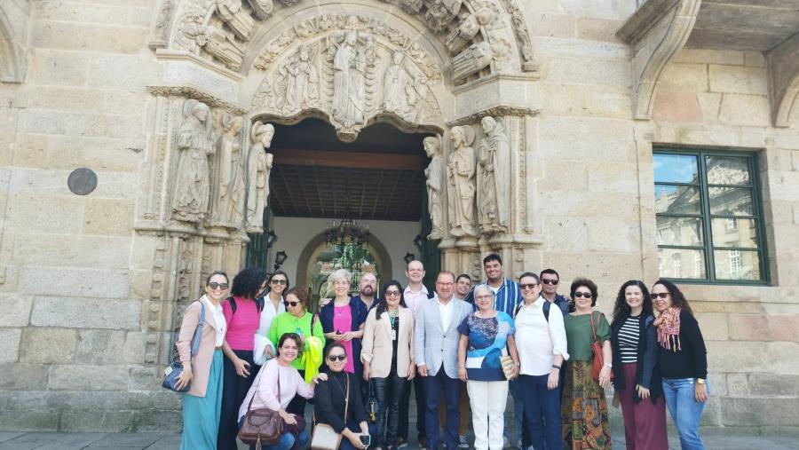 A delegación mantivo unha xuntanza co reitor Antonio López A delegación mantivo unha xuntanza co reitor Antonio López