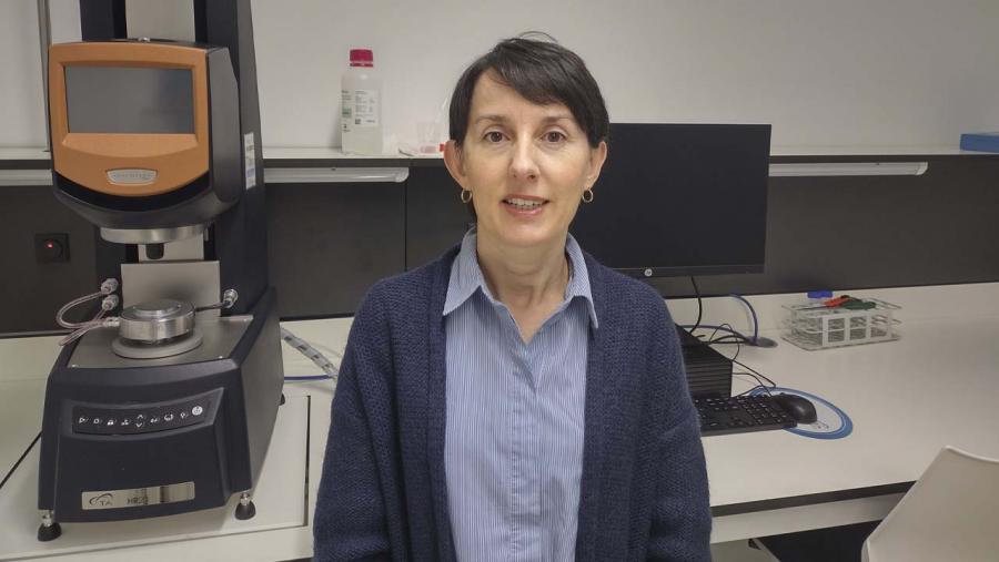 Patricia López investiga as propiedades das algas no Campus Terra