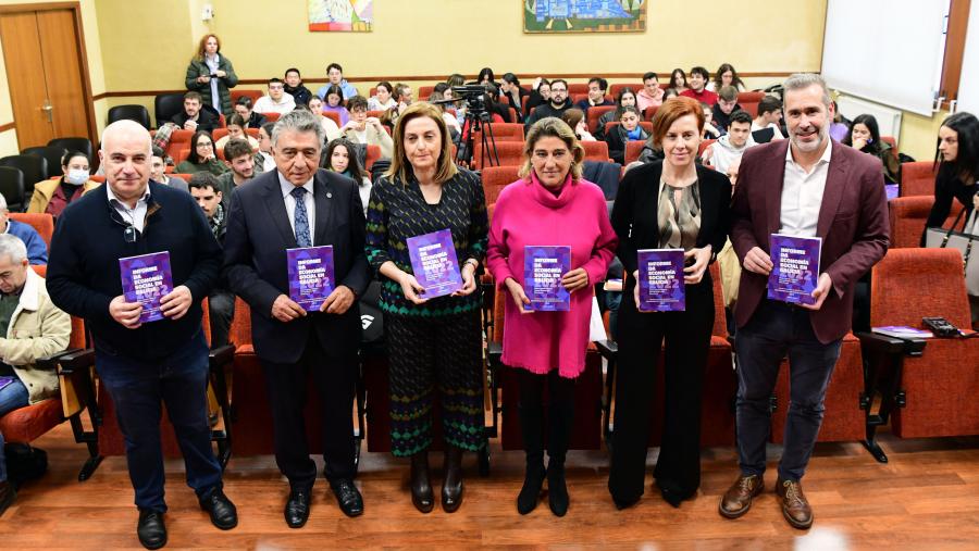 Xoán Ramón Doldán, esquerda, José Luis Monzón, Elena Rivo, Maite Cancelo, Pilar Murias e Celso Gándara. FOTO: Santi Alvite Xoán Ramón Doldán, esquerda, José Luis Monzón, Elena Rivo, Maite Cancelo, Pilar Murias e Celso Gándara. FOTO: Santi Alvite