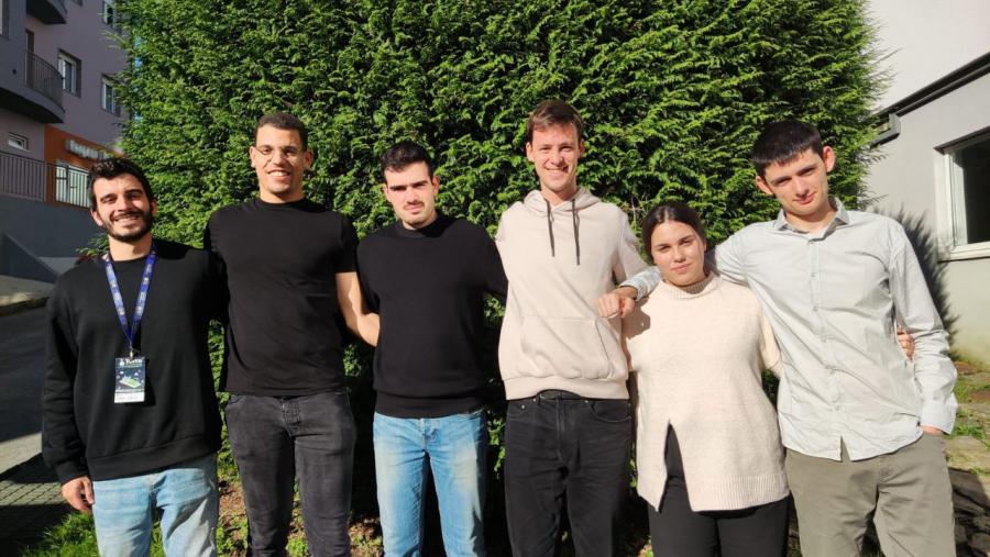 O equipo de GA-LINK presentouse á Terra Creative Jam con 5 membros