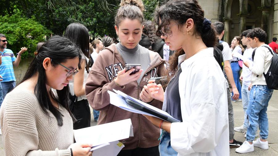 A efectos de participar no premio de 1.500 euros que outorga o Consello Social ao estudante mellor valorada/o en prácticas é moi importante que ao rematar a práctica o titor ou titora externo/a achegue o informe de finalización. FOTO: Santi Alvite