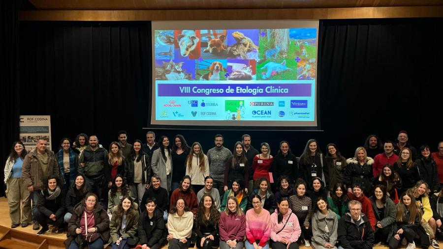 Participantes e relatores do VIII Congreso de Etoloxía Clínica Aplicada, en Veterinaria Participantes e relatores do VIII Congreso de Etoloxía Clínica Aplicada, en Veterinaria