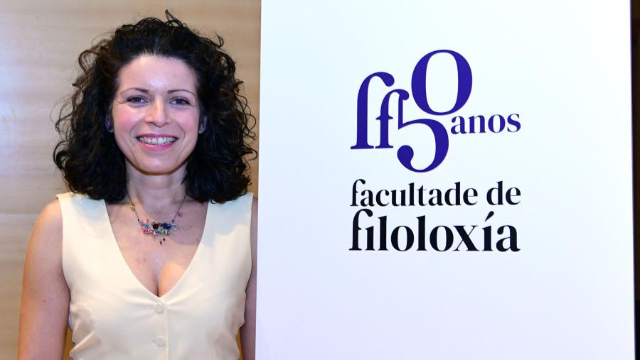 Verónica Rodríguez co logo gañador da súa autoría Verónica Rodríguez co logo gañador da súa autoría