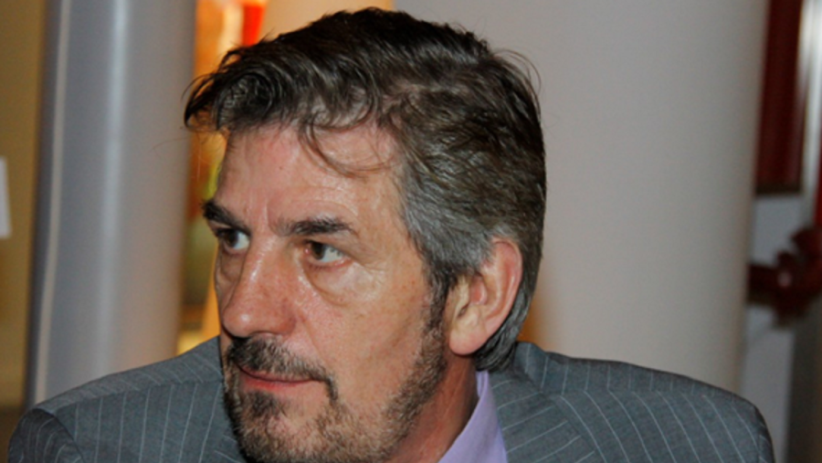 Emilio Montero imparte docencia na Facultade de Filoloxía da USC Emilio Montero imparte docencia na Facultade de Filoloxía da USC
