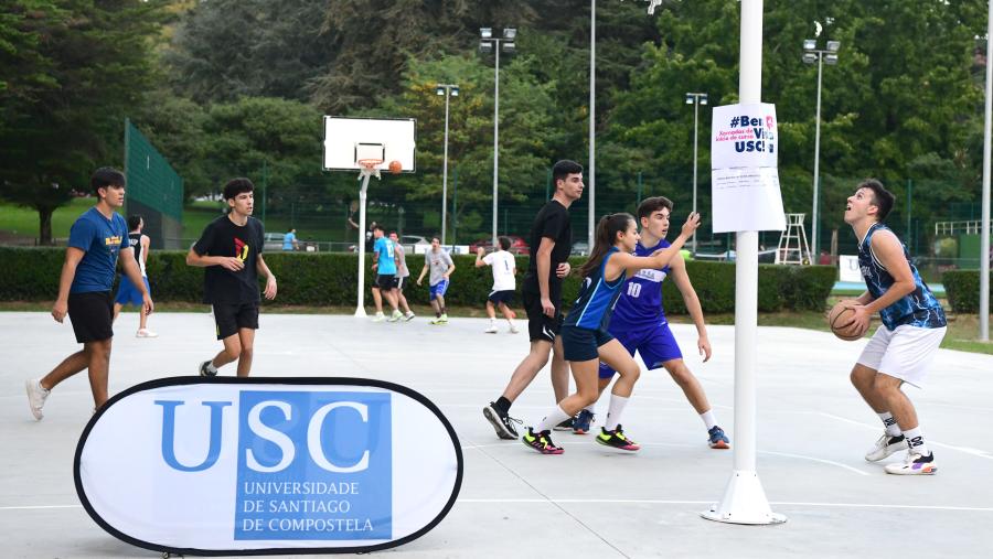O baloncesto é un dos deportes que se practica na USC. FOTO: Santi Alvite O baloncesto é un dos deportes que se practica na USC. FOTO: Santi Alvite