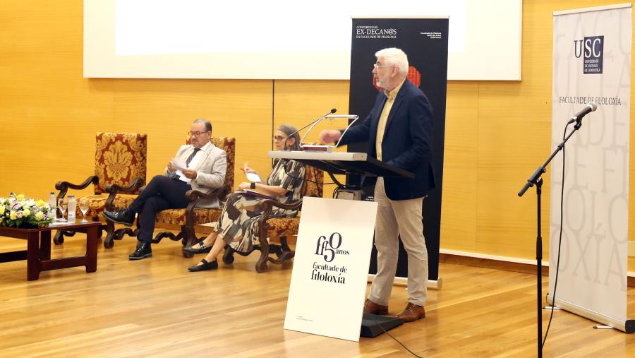 O reitor Antonio López, esquerda, a vicedecana Elsa González e o decano Elias Feijo. FOTO: Santi Alvite O reitor Antonio López, esquerda, a vicedecana Elsa González e o decano Elias Feijo. FOTO: Santi Alvite