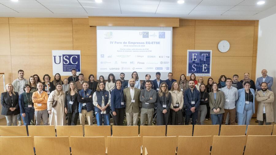 Participantes da Escola e empresas na xornada Participantes da Escola e empresas na xornada