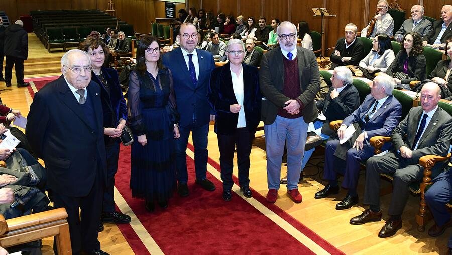 Carlos Baliñas, esquerda, María José Sampedro, Mar Lorenzo, Antonio López, Carmen Fernández e Xavier de Donato. FOTO: Santi Alvite Carlos Baliñas, esquerda, María José Sampedro, Mar Lorenzo, Antonio López, Carmen Fernández e Xavier de Donato. FOTO: Santi Alvite