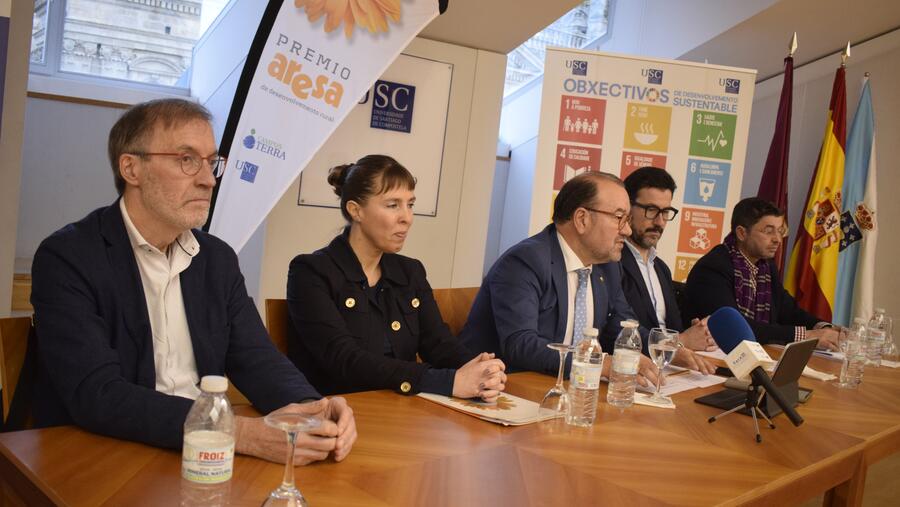 O xurado deu a coñecer a prosposta gañadora do XXV Premio Aresa nunha rolda de prensa