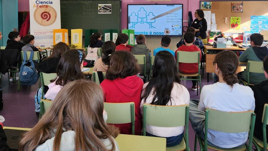A profesora Ana cabana este luns 17 no CEIP Santa María da Fonsagrada A profesora Ana cabana este luns 17 no CEIP Santa María da Fonsagrada
