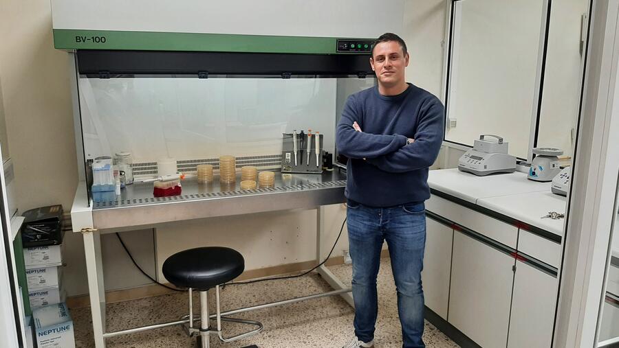 Ademais de docente e investigador no noso campus, Alberto Prieto é responsable técnico do servizo de diagnóstico do Grupo de Investigación INVESAGA