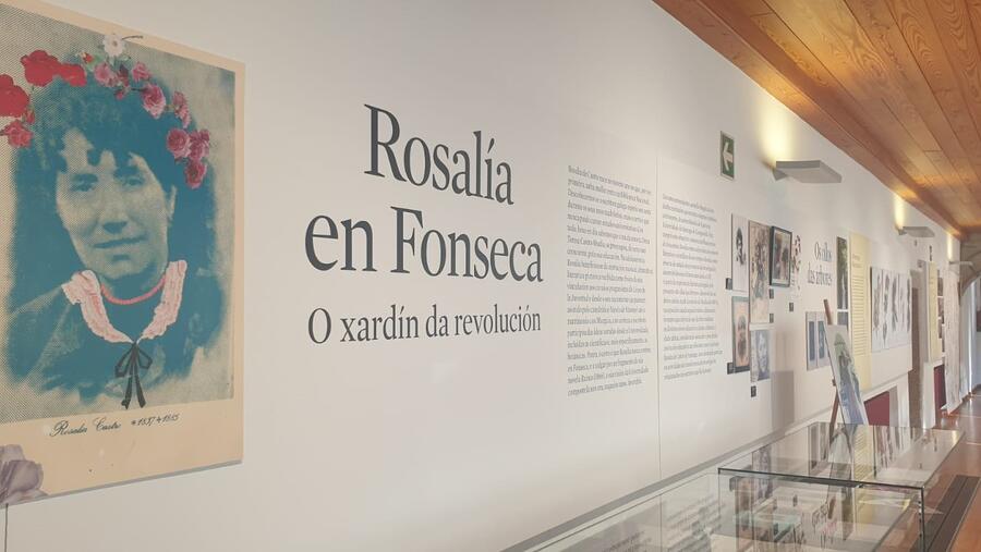 A mostra pode visitarse ata o 30 de maio no Claustro Alto do Colexio de Fonseca A mostra pode visitarse ata o 30 de maio no Claustro Alto do Colexio de Fonseca