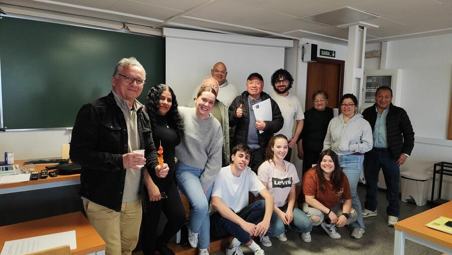 Foto de grupo nunha das intervencións do proxecto Foto de grupo nunha das intervencións do proxecto