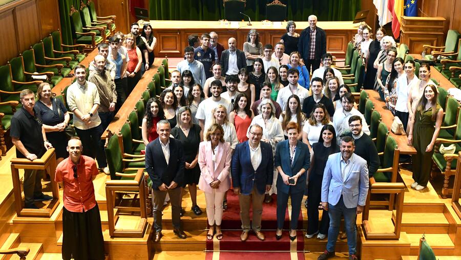 Foto de grupo das persoas asistentes á clausura da décima edición de Mentoring USC. Foto: Santi Alvite Foto de grupo das persoas asistentes á clausura da décima edición de Mentoring USC. Foto: Santi Alvite