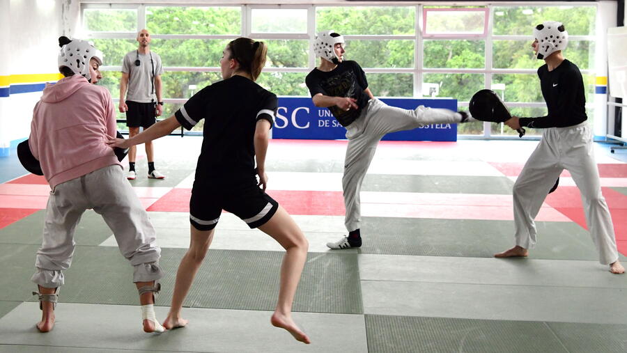 Este cento de deportistas abarcan preto dunha trintena de modalidades deportivas, sendo o taekwondo a que encabeza a listaxe cun 10% de deportistas DAN. FOTO: Santi Alvite Este cento de deportistas abarcan preto dunha trintena de modalidades deportivas, sendo o taekwondo a que encabeza a listaxe cun 10% de deportistas DAN. FOTO: Santi Alvite