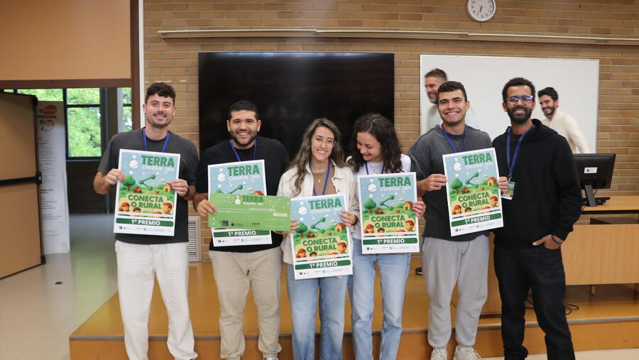 Los miembros del equipo de Ovella, tras ganar el Terra Creative Jam