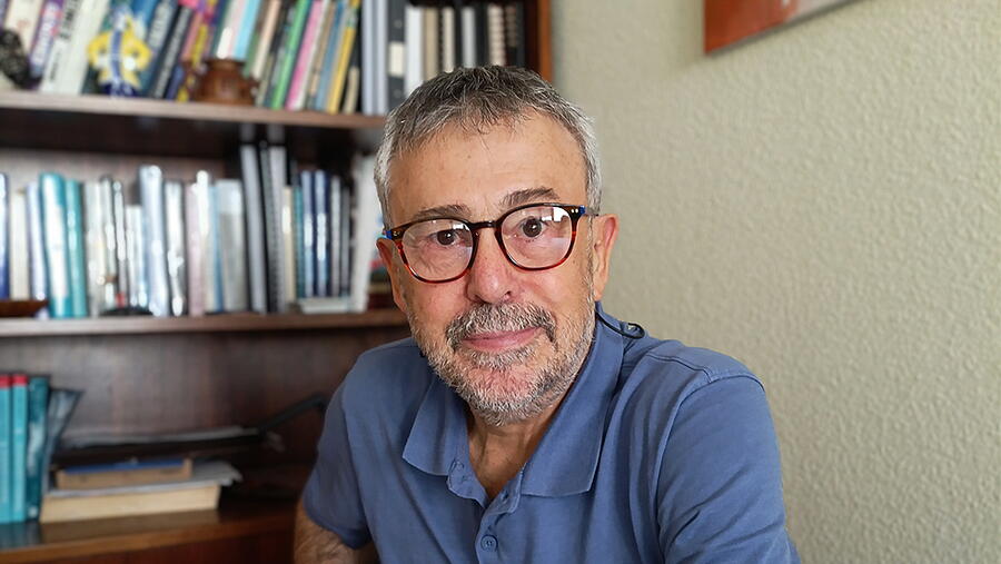 Paulino Martínez is a professor of Genetics at the Faculty of Veterinary Science
