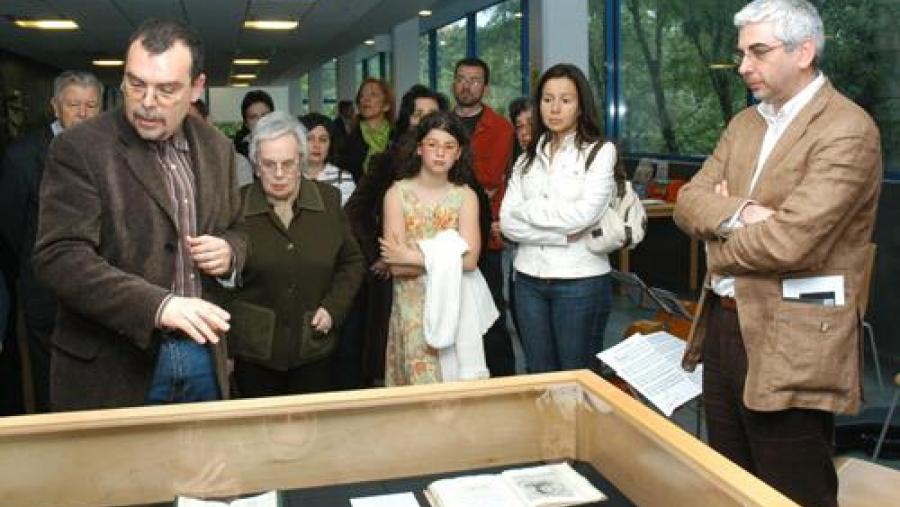 A exposición da inauguración estivo presidida polo vicerreitor Elias J. Torres (á dereita) A exposición da inauguración estivo presidida polo vicerreitor Elias J. Torres (á dereita)