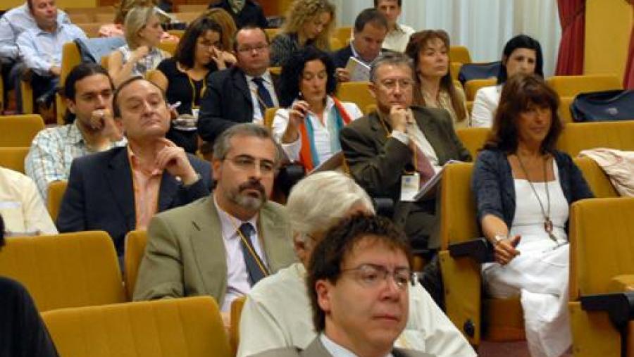 No congreso participan especialistas universitarios da UE así como representantes da administración pública No congreso participan especialistas universitarios da UE así como representantes da administración pública