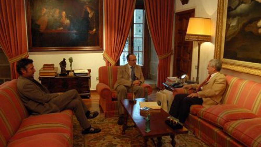 De esquerda a dereita, o vicerreitor de Relacións Institucionais Lourenzo Fernández Prieto, o reitor Senén Barro e o seu homólogo Modesto Seara De esquerda a dereita, o vicerreitor de Relacións Institucionais Lourenzo Fernández Prieto, o reitor Senén Barro e o seu homólogo Modesto Seara