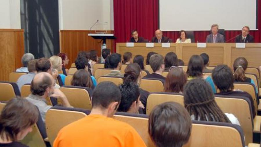 Alumnos estranxeiros asistiron ao acto de clausura dos cursos de lingua e cultura galegas Alumnos estranxeiros asistiron ao acto de clausura dos cursos de lingua e cultura galegas