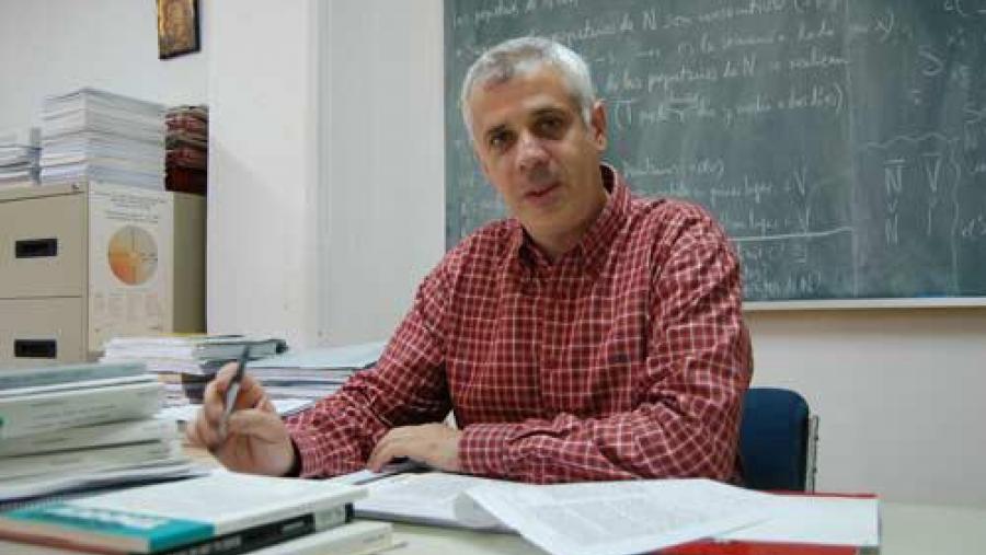 O catedrático da USC Ignacio García Jurado no seu despacho da Facultade de Matemáticas O catedrático da USC Ignacio García Jurado no seu despacho da Facultade de Matemáticas