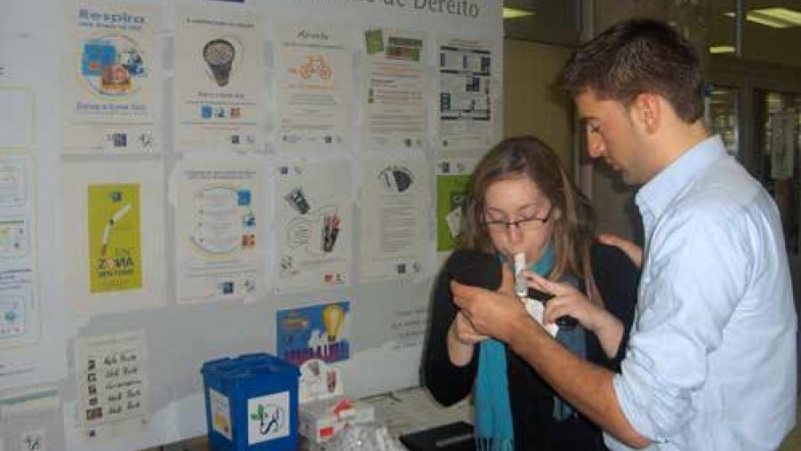 Ás medicións gratuítas de CO no aire expirado sometéronse 723 universitarios Ás medicións gratuítas de CO no aire expirado sometéronse 723 universitarios