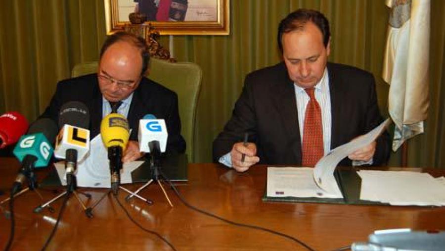 Carlos Herrero e Francisco Fernández Liñares asinaron o convenio na Casa do Concello de Lugo Carlos Herrero e Francisco Fernández Liñares asinaron o convenio na Casa do Concello de Lugo