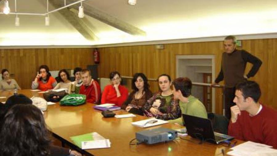 Os bolseiros de Sustentabilidade, Participación e Integración Universitaria reuníronse para coñecer o programa de actividades Os bolseiros de Sustentabilidade, Participación e Integración Universitaria reuníronse para coñecer o programa de actividades