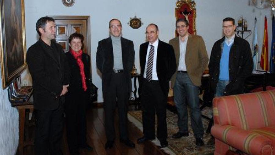 De esquerda a dereita: Lourenzo Fernández, Elvira Cienfuegos, Senén Barro, Francisco Jorquera, Carlos Aymerich e Miguel A. Vázquez De esquerda a dereita: Lourenzo Fernández, Elvira Cienfuegos, Senén Barro, Francisco Jorquera, Carlos Aymerich e Miguel A. Vázquez