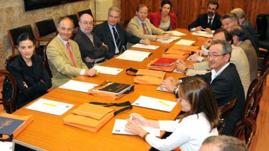 Decanos de Odontoloxía de toda España reuníronse na USC para debater sobre os novos plans de estudos Decanos de Odontoloxía de toda España reuníronse na USC para debater sobre os novos plans de estudos