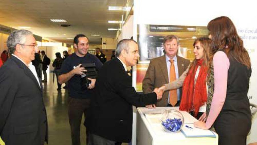O Foro de Emprego abriu as súas portar coa presenza de preto de trinta empresas e institucións O Foro de Emprego abriu as súas portar coa presenza de preto de trinta empresas e institucións