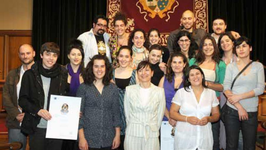 Os premiados, coa vicerreitora de Cultura da USC Os premiados, coa vicerreitora de Cultura da USC