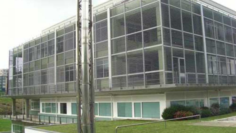 Na Escola Técnica Superior de Enxeñaría levouse a cabo o sombreado exterior Na Escola Técnica Superior de Enxeñaría levouse a cabo o sombreado exterior