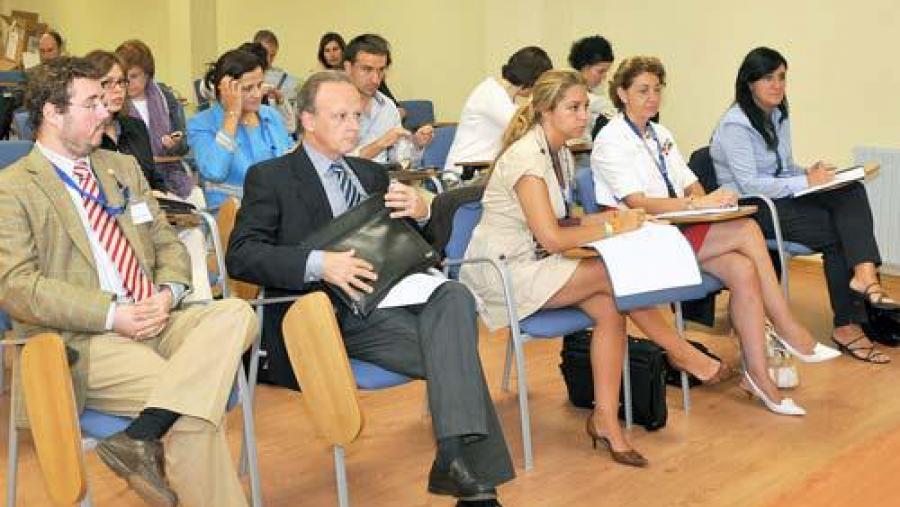Participan no simposio profesores de Universidades españolas e europeas Participan no simposio profesores de Universidades españolas e europeas