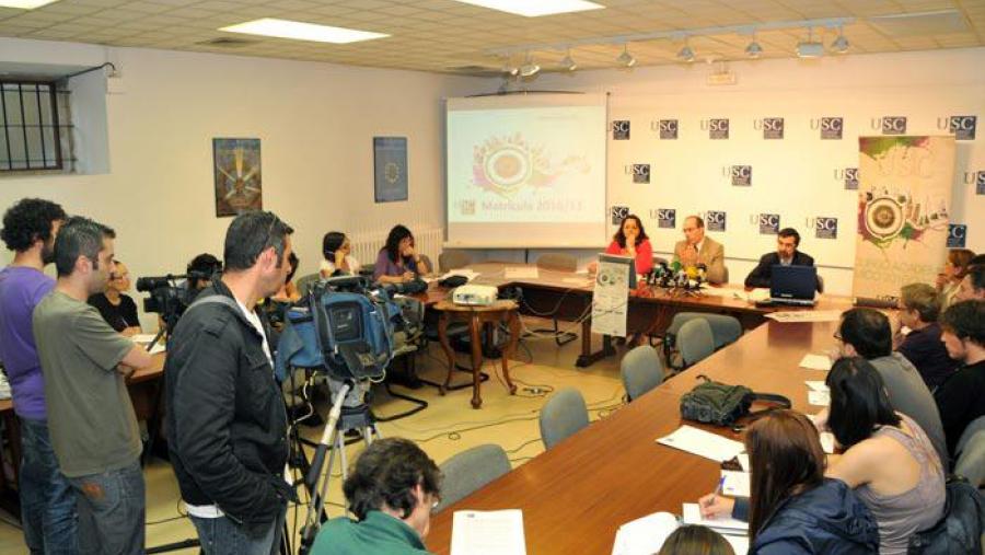 Os datos da matrícula para o curso 2010-2011 na USC presentáronse en rolda de prensa en Fonseca Os datos da matrícula para o curso 2010-2011 na USC presentáronse en rolda de prensa en Fonseca