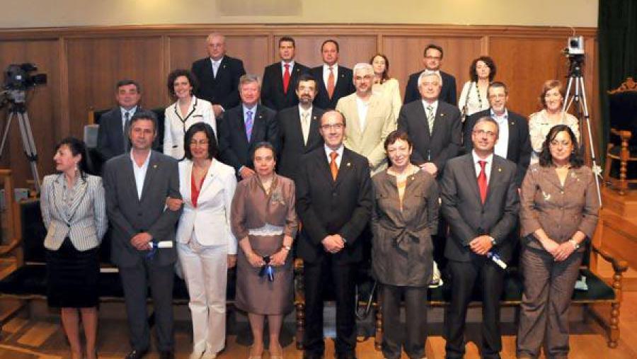 O reitor xunto cos integrantes do equipo de goberno que agora vai rematar o seu mandado O reitor xunto cos integrantes do equipo de goberno que agora vai rematar o seu mandado