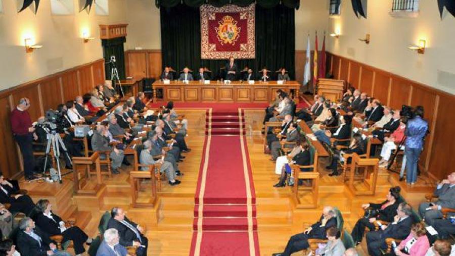 Vista xeral cos traballadores da USC aos que se lles impuxo a Insignia Fonseca Vista xeral cos traballadores da USC aos que se lles impuxo a Insignia Fonseca