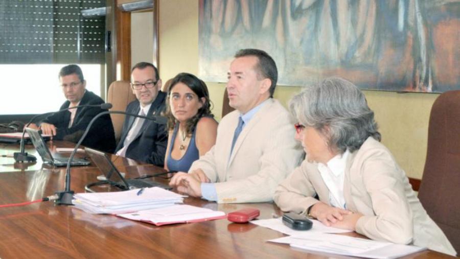 A reunión de Confede inaugurouse na Facultade de Ciencias Económicas e Empresariais da USC A reunión de Confede inaugurouse na Facultade de Ciencias Económicas e Empresariais da USC