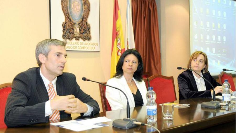 Procuran novos achegamentos á violencia de xénero dende distintas perspectivas Procuran novos achegamentos á violencia de xénero dende distintas perspectivas