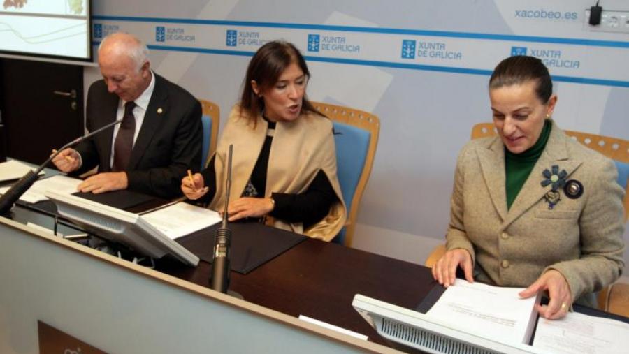 De esquerda a dereita, Juan Casares, Beatriz Mato e Teresa Porto De esquerda a dereita, Juan Casares, Beatriz Mato e Teresa Porto