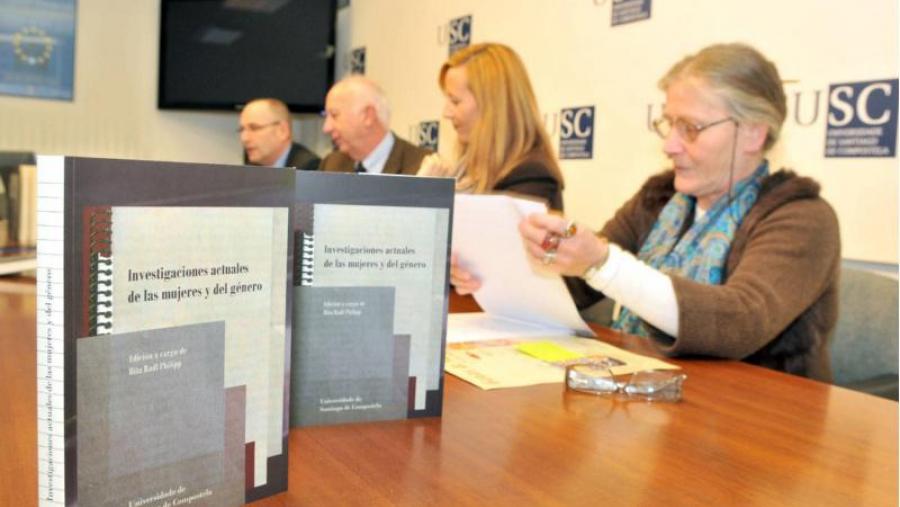 Trátase da primeira publicación editada polo Centro Interdisciplinario de Investigacións Feministas e de Estudos de Xénero da USC Trátase da primeira publicación editada polo Centro Interdisciplinario de Investigacións Feministas e de Estudos de Xénero da USC