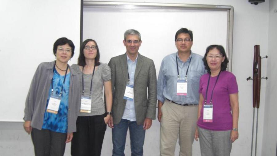Algúns dos membros do grupo Litmecom nunha xuntanza de traballo do proxecto celebrada en Seúl Algúns dos membros do grupo Litmecom nunha xuntanza de traballo do proxecto celebrada en Seúl