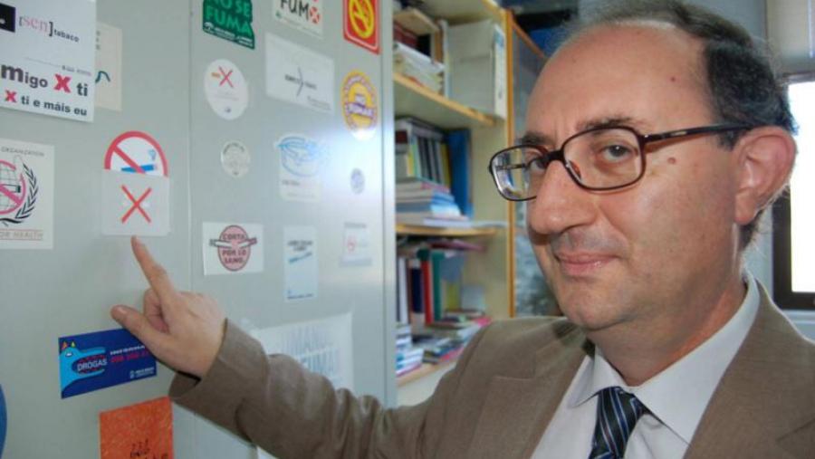Elisardo Becoña, responsable da Unidade de Tabaquismo da USC Elisardo Becoña, responsable da Unidade de Tabaquismo da USC