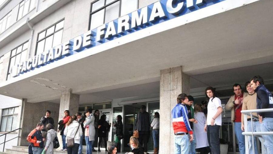 A USC foi unha das dez universidades –das 22 onde se imparten grados e licenciaturas de Farmacia- que logrou colocar aos seus estudantes entre os cen mellores Farmacéuticos Internos Residentes deste...