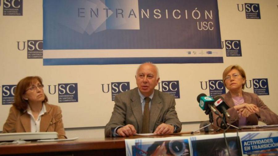 De esquerda a dereita, a coordinadora do Plan de Desenvolvemento Sustentable, o reitor, e a vicerreitora de Responsabilidade Social e Calidade De esquerda a dereita, a coordinadora do Plan de Desenvolvemento Sustentable, o reitor, e a vicerreitora de Responsabilidade Social e Calidade